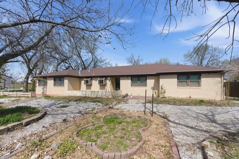 1530 W 20th St N, Wichita, KS 67203