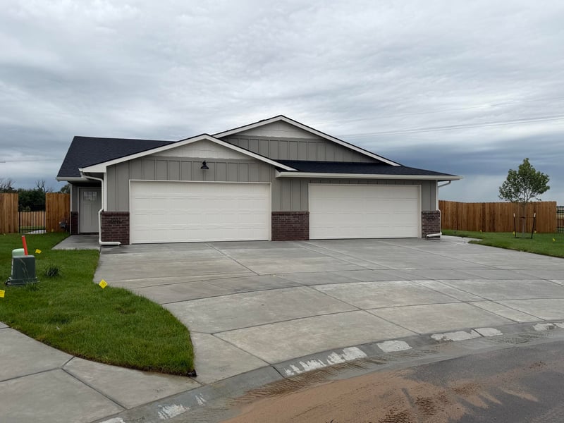 2853 Cedar Crest Ct, Wichita, KS 67215