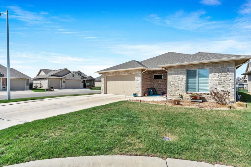 744 Thornton Ct, Wichita, KS 67235