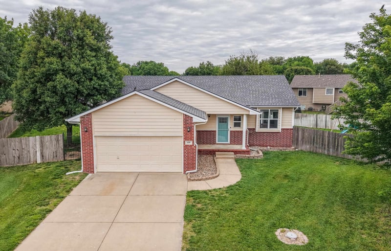 600 Laramie Cir, Maize, KS 67101