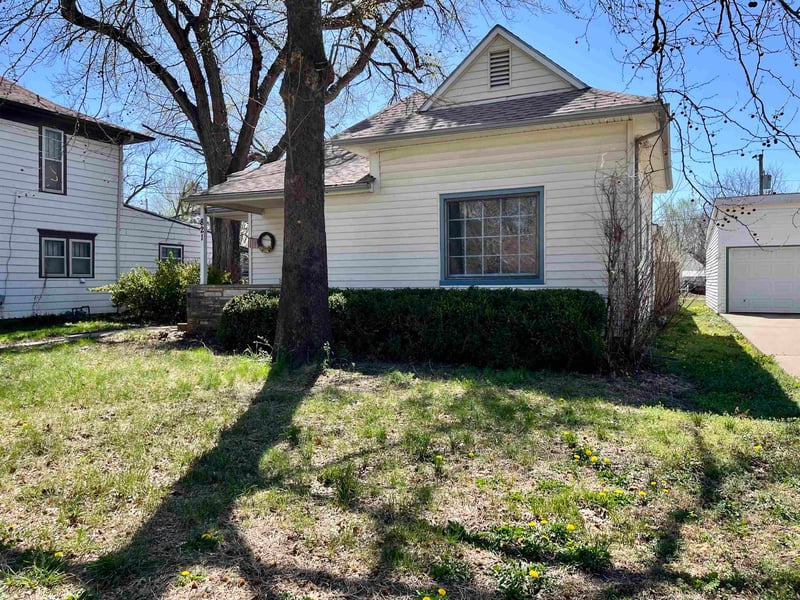 821 10th , Winfield, KS 67005