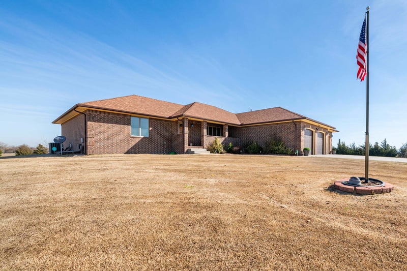 5200 103rd St S, Peck, KS 67120