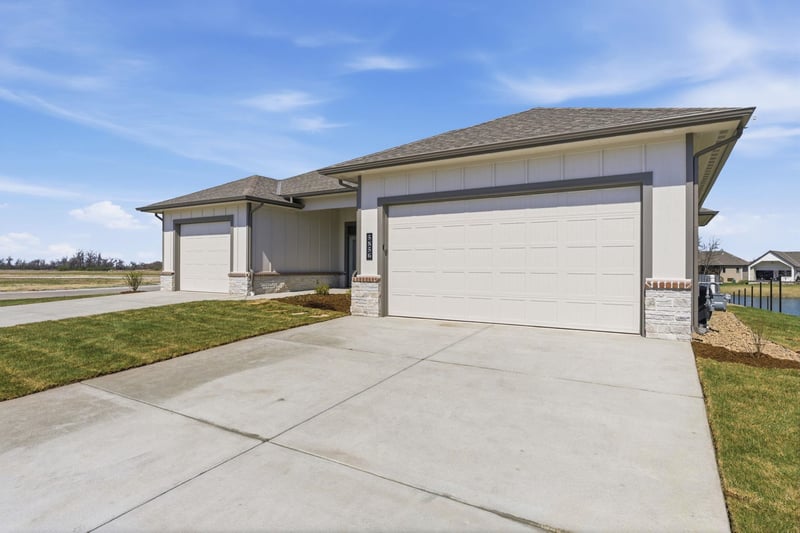 5856 Central Pk, Bel Aire, KS 67220