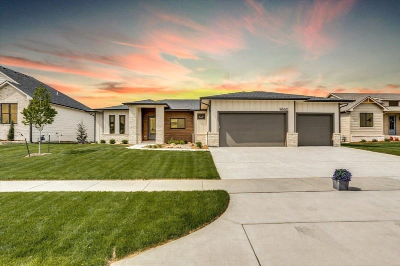 9650 W Cedar Ln, Maize, KS 67101
