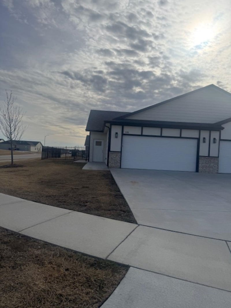 5198 N Honeylocust St, Wichita, KS 67226