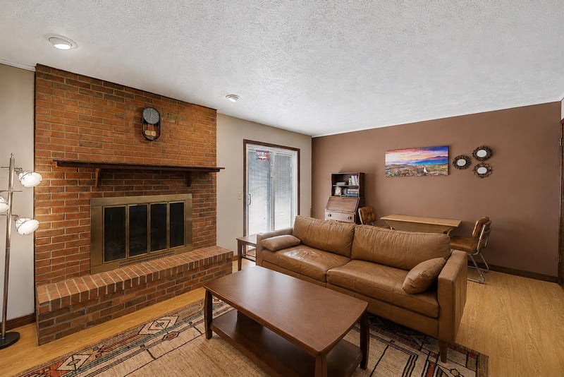 1312 Parkwood Dr, Salina, KS 67401