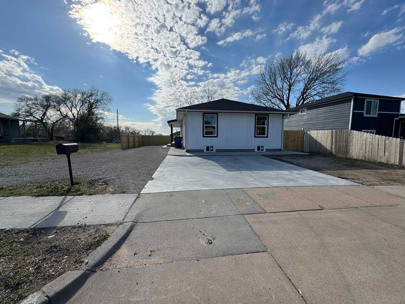 1947 N Chautauqua Ave, Wichita, KS 67214