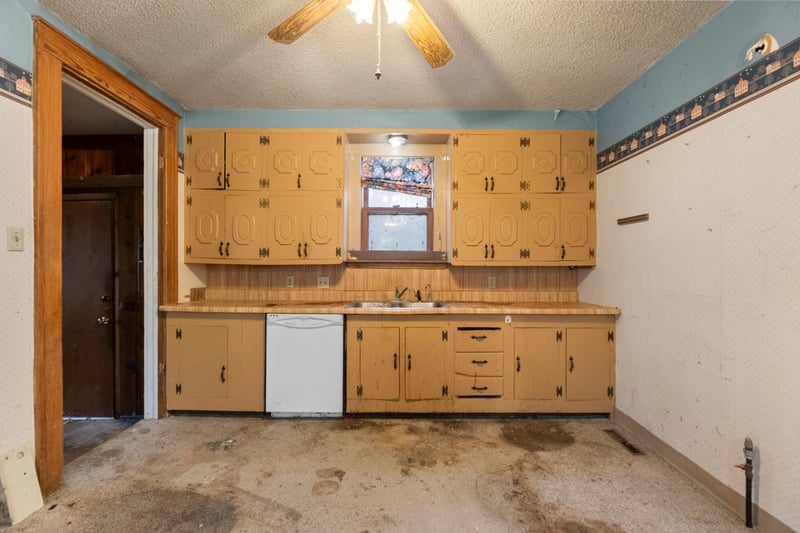 1315 W 35th St N, Wichita, KS 67204
