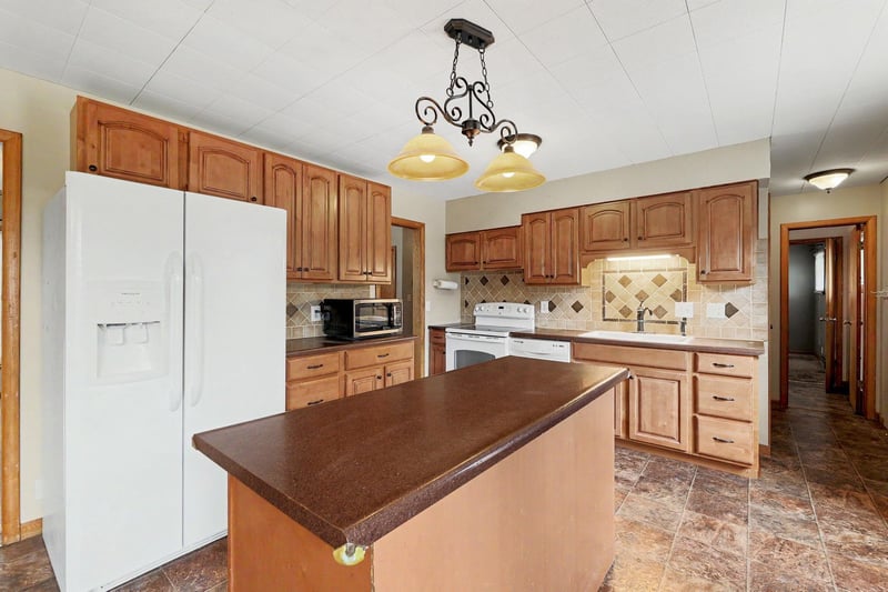 2310 Rosewood Ave, North Newton, KS 67117