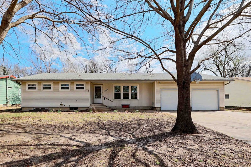 2310 Rosewood Ave, North Newton, KS 67117