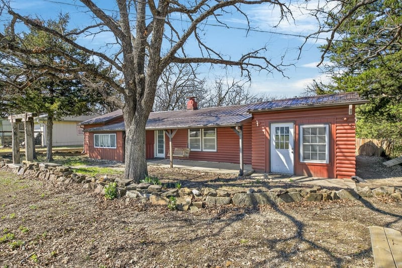 216 Lakeview Dr, Toronto, KS 66777