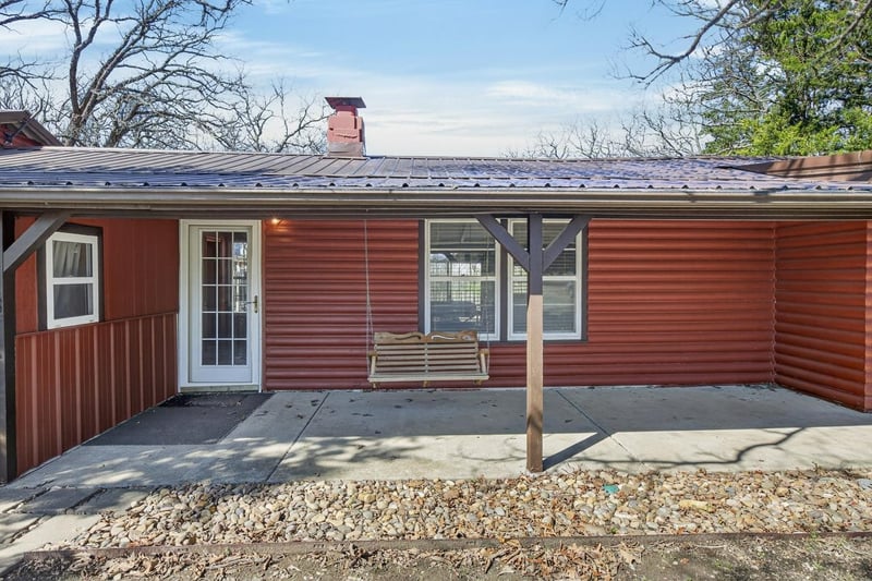 216 Lakeview Dr, Toronto, KS 66777