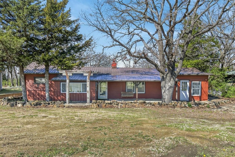216 Lakeview Dr, Toronto, KS 66777