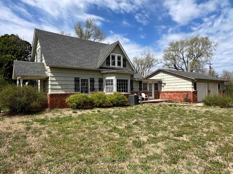 1512 Blanchard Ave, South Hutchinson, KS 67505