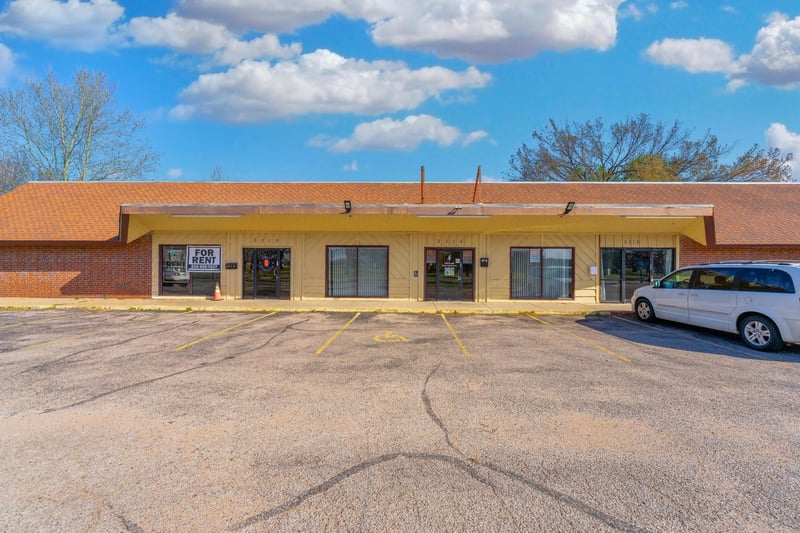 3312 Douglas , Wichita, KS 67206