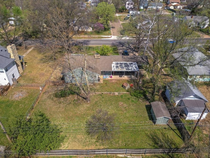 1421 12th Ave, Winfield, KS 67156