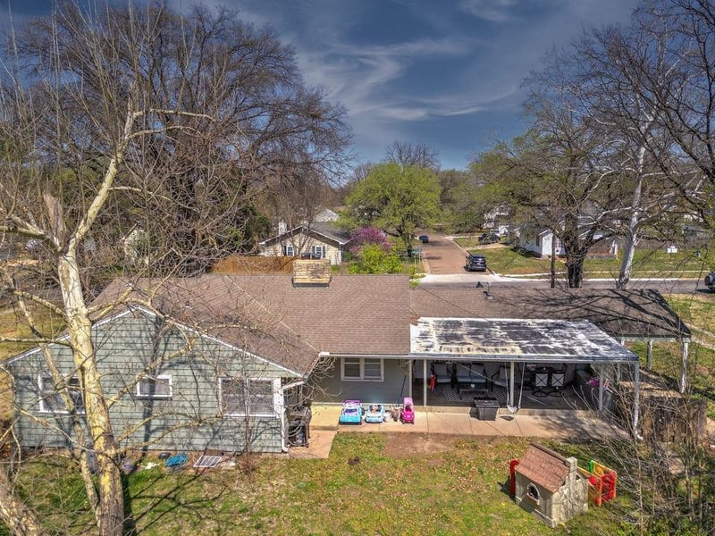 1421 12th Ave, Winfield, KS 67156