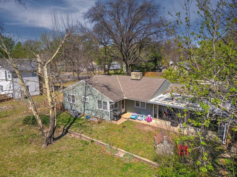 1421 12th Ave, Winfield, KS 67156