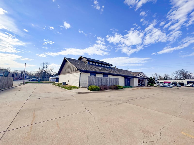 3223 W 13th St N, Wichita, KS 67203