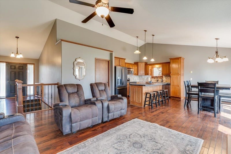 311 Evergreen Ct, Cheney, KS 67025