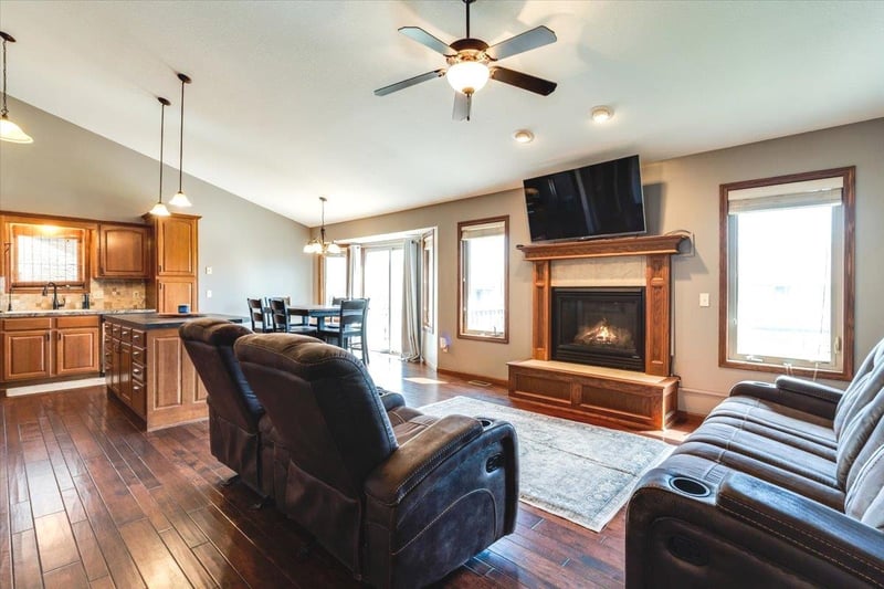 311 Evergreen Ct, Cheney, KS 67025