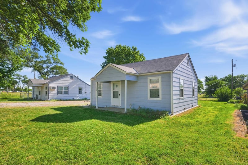 1536 N Andover Rd, Andover, KS 67002