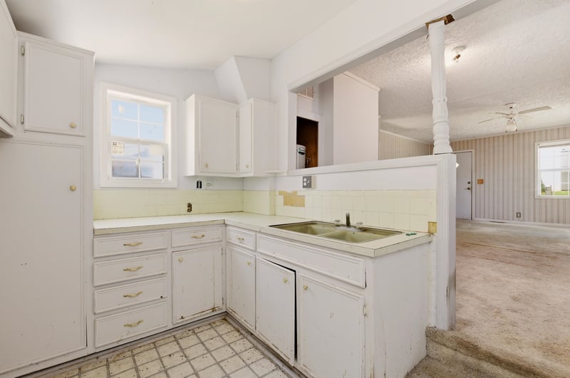 1536 N Andover Rd, Andover, KS 67002