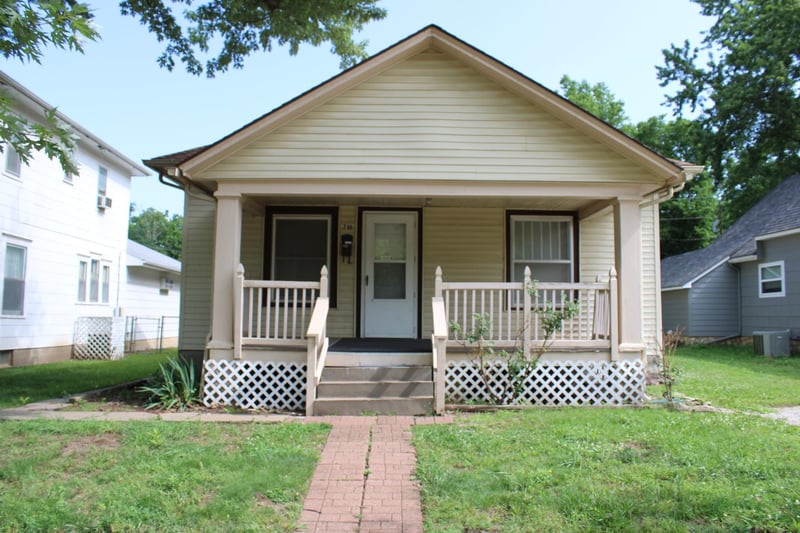 710 14th Ave, Winfield, KS 67156