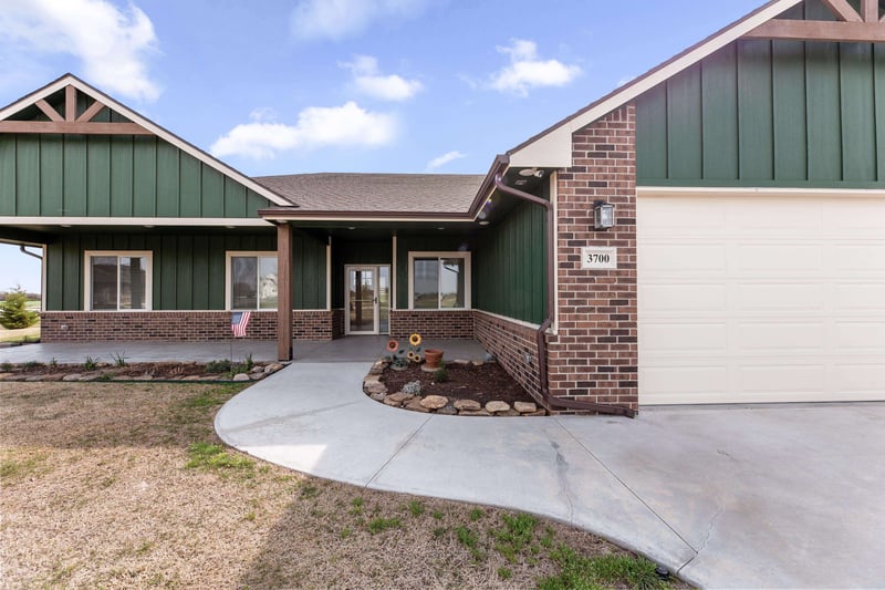 3700 Tapestry Ln, Goddard, KS 67052