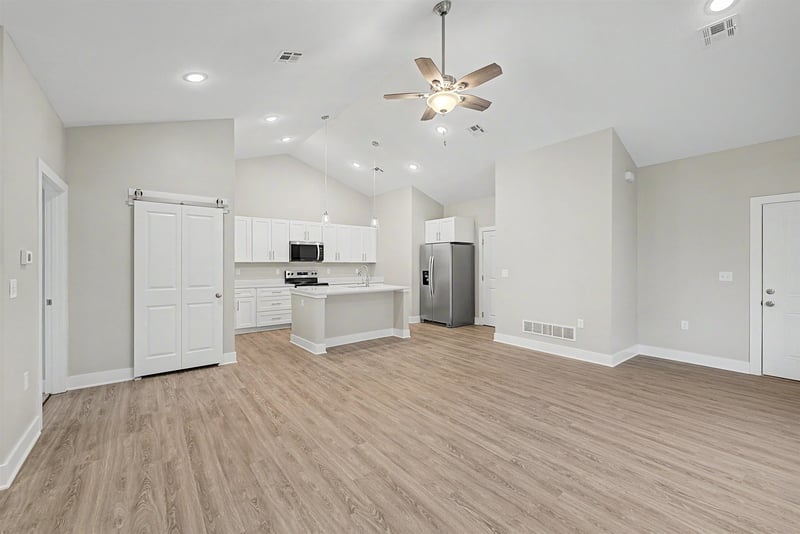 2718 Amelia Ln, Salina, KS 67401