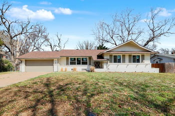 8026 E Morningside St DR, Wichita, KS 67207