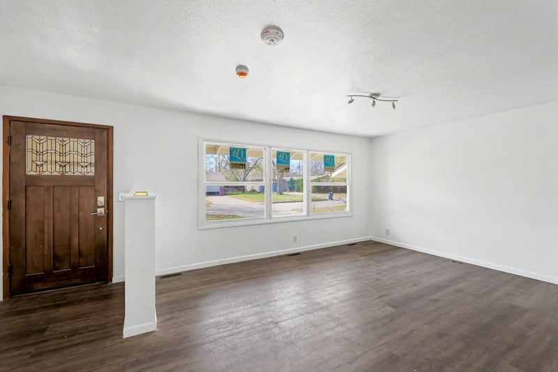 8026 E Morningside St DR, Wichita, KS 67207