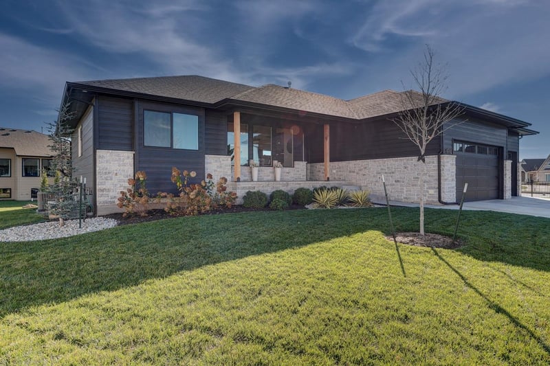 1712 Summerchase Pl, Derby, KS 67037