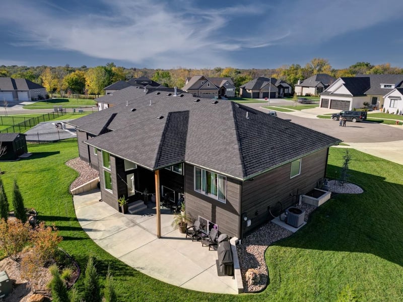 1712 Summerchase Pl, Derby, KS 67037