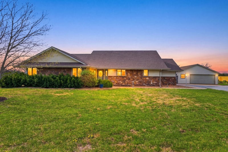 16711 SW 154th Ter, Rose Hill, KS 67133