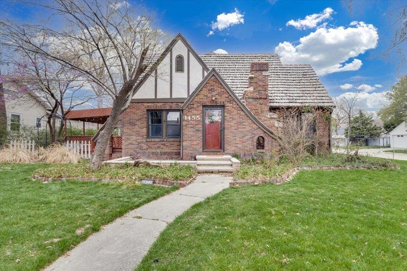 1455 N Woodrow Ave, Wichita, KS 67203