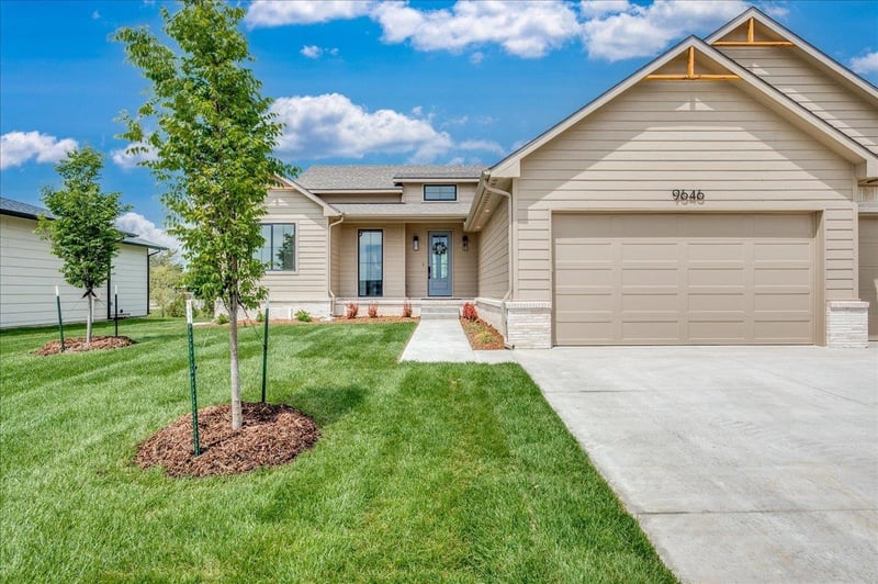 9646 Cedar Ln, Maize, KS 67101