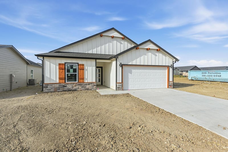 3560 E Bearsden St, Derby, KS 67037-7821