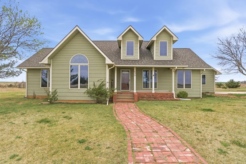 639 N Bluff Rd, Conway Springs, KS 67031