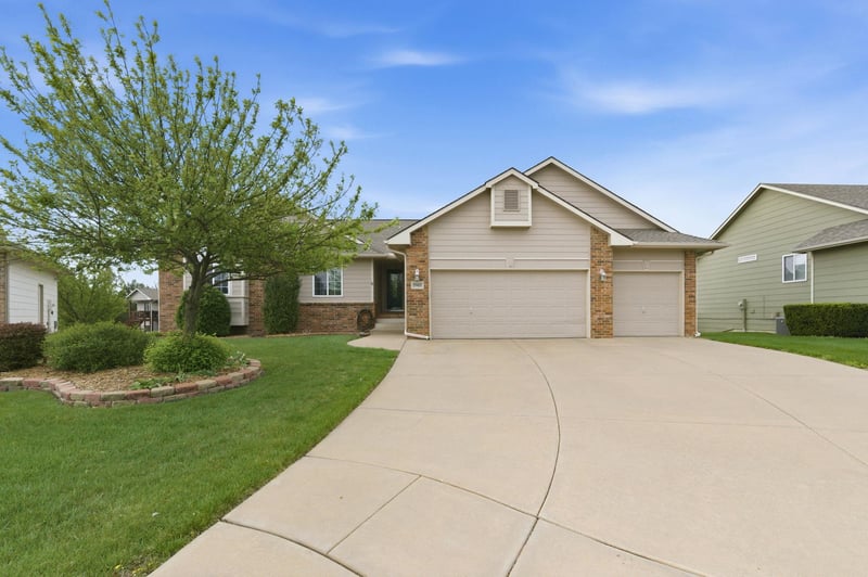 5905 E 49th Ct N, Bel Aire, KS 67220