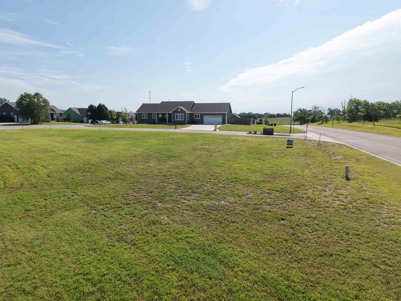 400 Ridge Rd, Abilene, KS 67410
