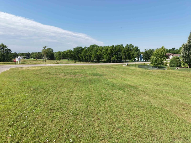 400 Ridge Rd, Abilene, KS 67410
