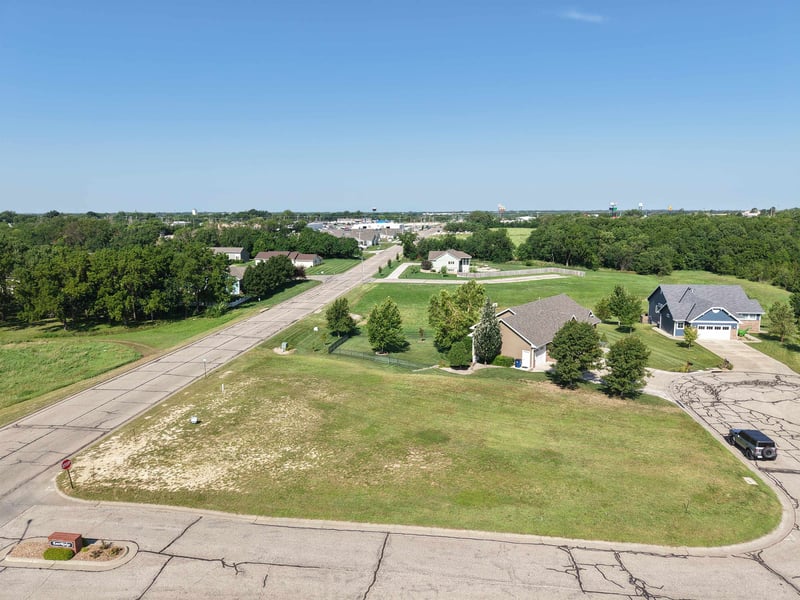 400 Ridge Rd, Abilene, KS 67410