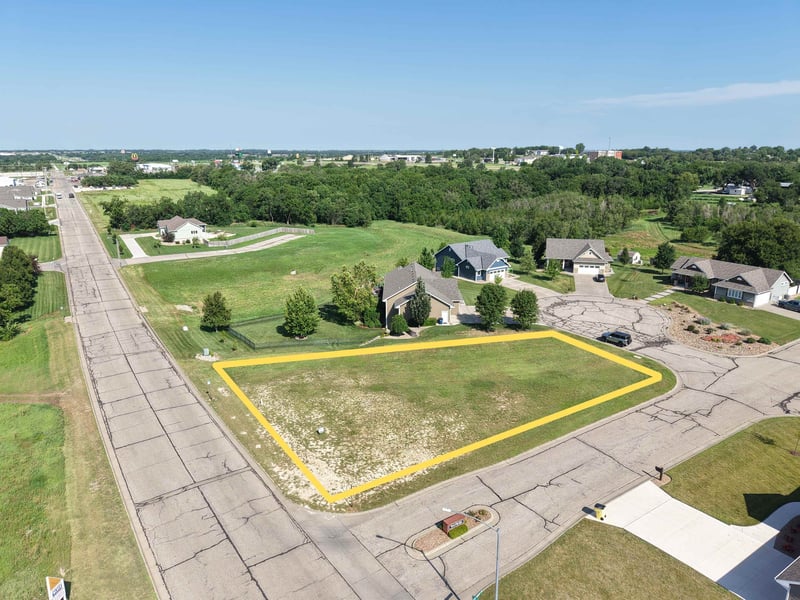 400 Ridge Rd, Abilene, KS 67410