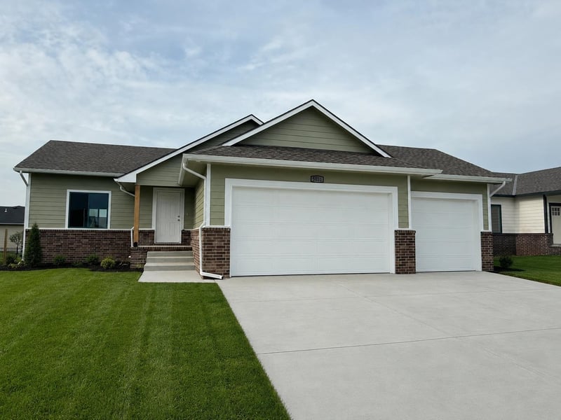 5031 N Toben Ct, Bel Aire, KS 67226