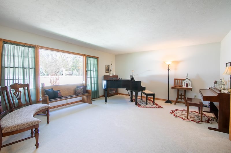 514 W 12th St, Newton, KS 67114