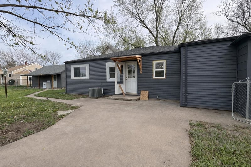 428 Meridian Ave, Wichita, KS 67203