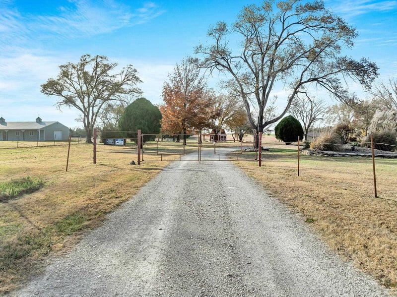1249 NW Tawakoni Rd, Benton, KS 67017