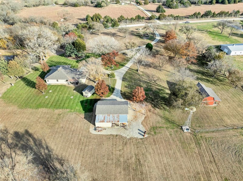 1249 NW Tawakoni Rd, Benton, KS 67017