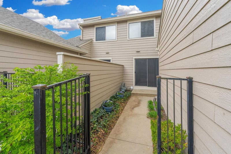 2243 N Bramblewood St #903, Wichita, KS 67226